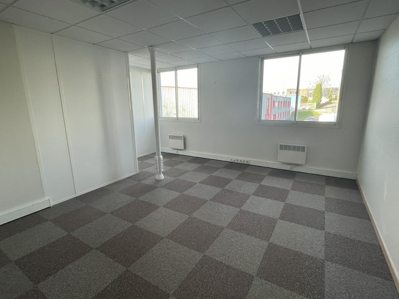 Bureau Chantepie 296m² Location bureau Chantepie Ille-et-Vilaine OLBUR2112789 2